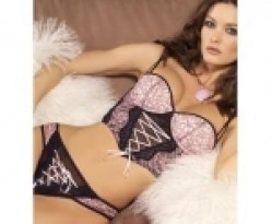  Miranda zoekte en goeduitziende man voor een spannende relatie 