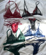  Serveerster verkoopt slipjes/lingerie/body’s en meer!  
