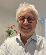  Ondeugende man  zoekt jonge vrouw 